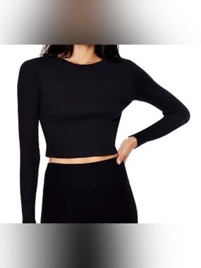 Forever 21 ladies Black Knit Top 
Size S